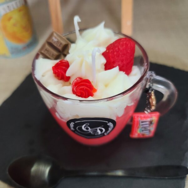 CandEole33 - Bougie délice de chantilly fraise