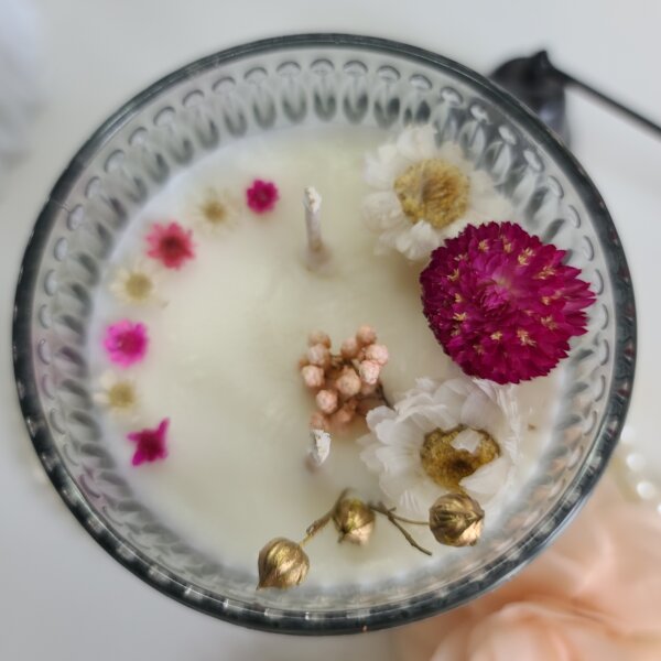 Bougie florale linge frais – Image 4
